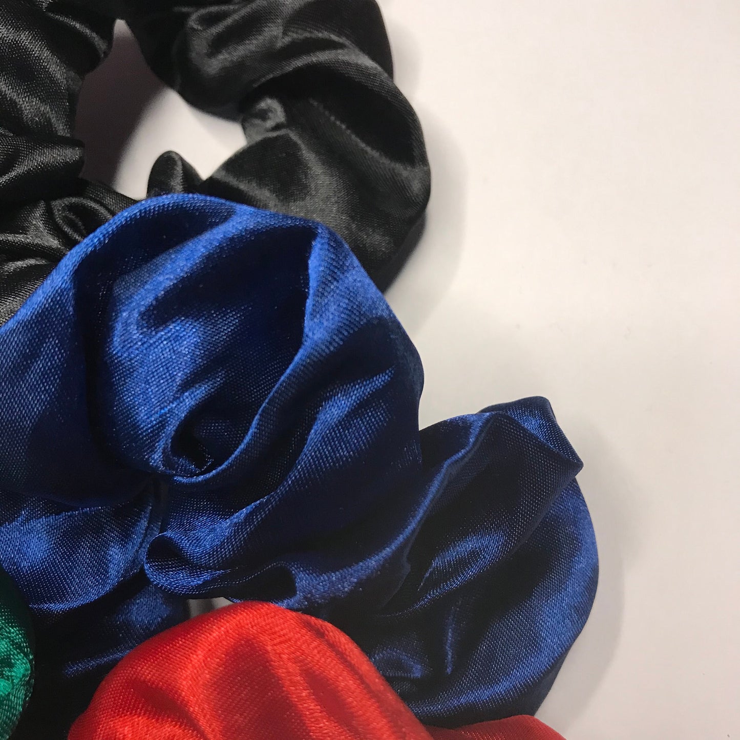 5 Christmas Satin Scrunchies - Hair Scrunchies, Christmas Scrunchies, Red Scrunchie, Green Scrunchie,Hair Bobbles,Hair Accessories,Snag Free