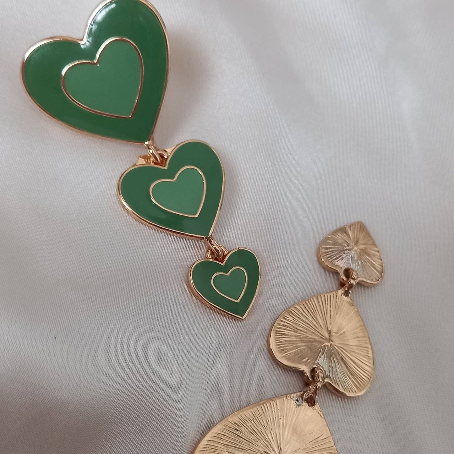 Green & Gold Retro Heart Drop Earrings - 70's Style Earrings, Vintage Style, Hanging Jewellery,Accessories,Green Jewellery,Gold Earrings