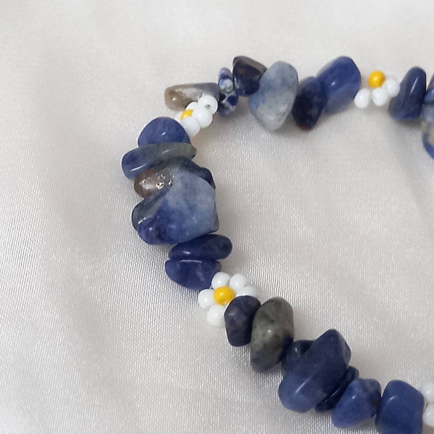 Blue Stone & Daisy Bracelet - Daisy Jewellery, Accessories, Blue Stone Bracelet, White Daisy Bracelet, Chunky Stone Bracelet