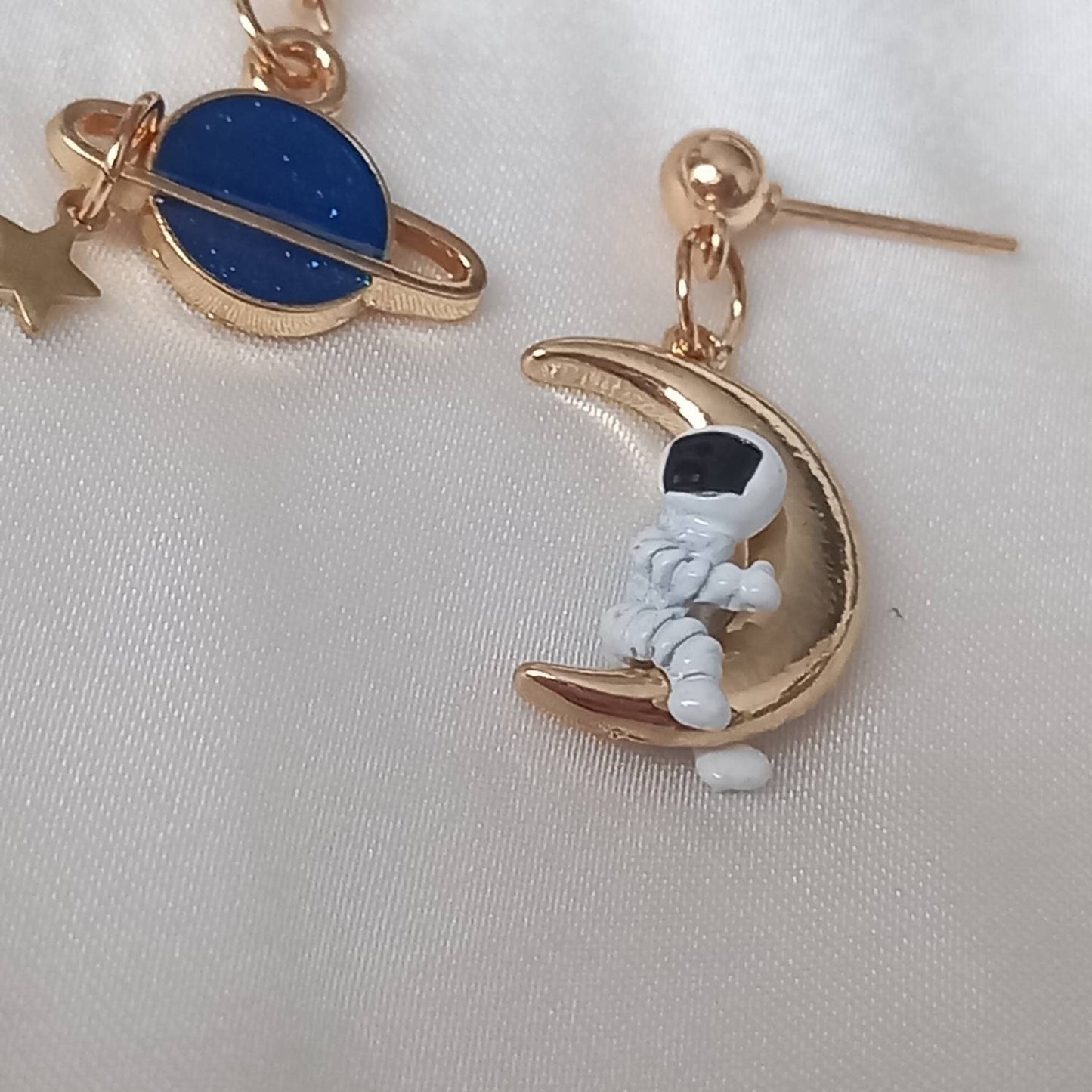 Astronaut Moon and Planet Stud Earrings -Cute Earrings, Space Earrings, Space Jewellery, Unique Earrings,Space Lover Gift,Unique Accessories