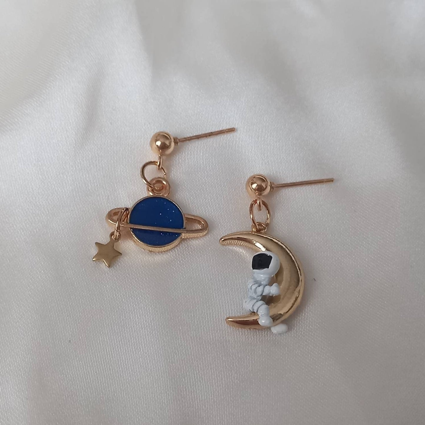 Astronaut Moon and Planet Stud Earrings -Cute Earrings, Space Earrings, Space Jewellery, Unique Earrings,Space Lover Gift,Unique Accessories