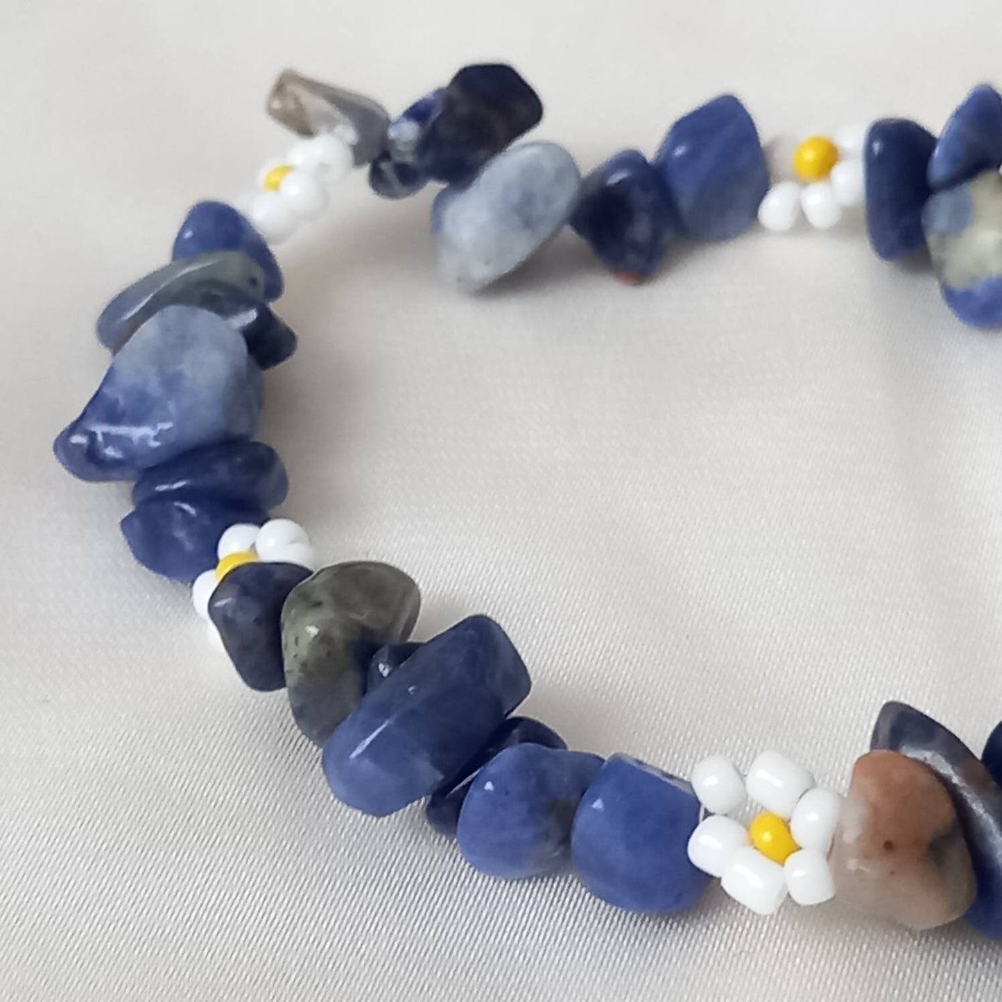 Blue Stone & Daisy Bracelet - Daisy Jewellery, Accessories, Blue Stone Bracelet, White Daisy Bracelet, Chunky Stone Bracelet
