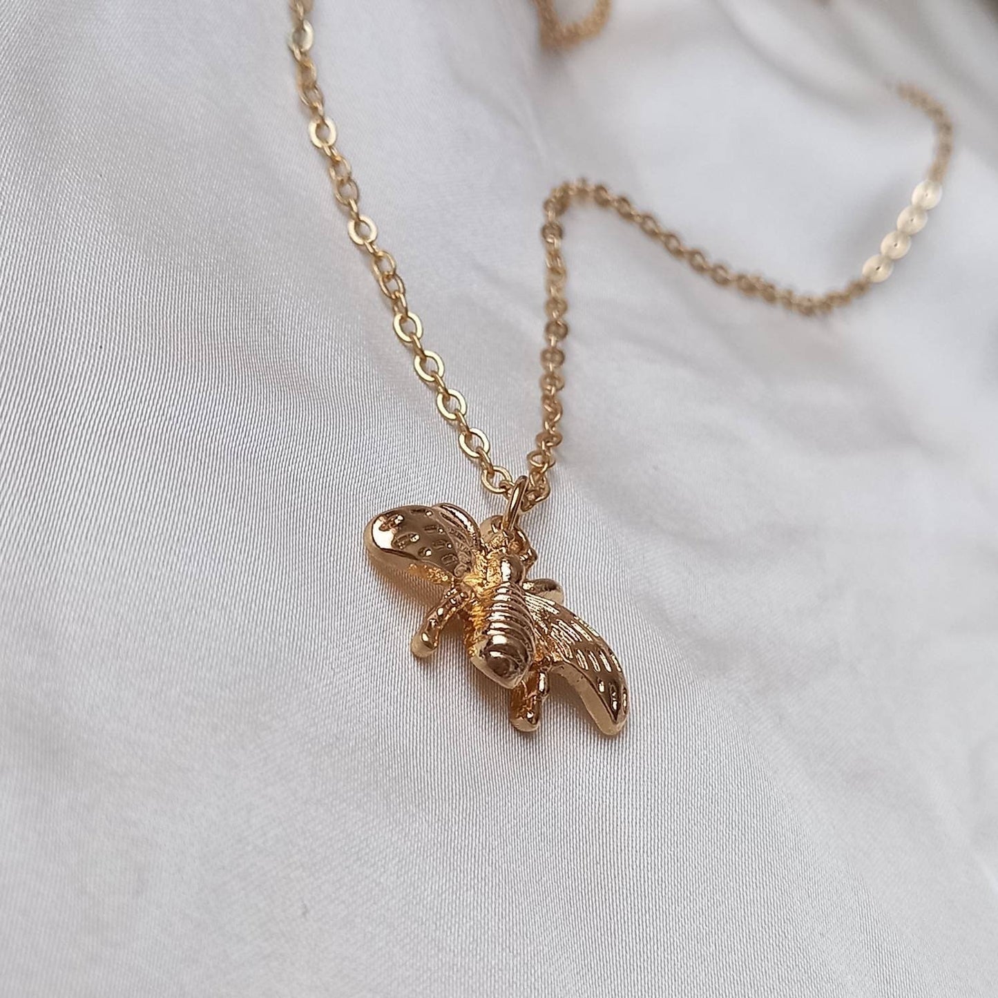 Gold Bumble Bee Necklace - Gold Jewellery, Accessories, Gold Bee Necklace, Bee Jewelley, Gold Necklace, Pendant Necklace, Insect Jewellery