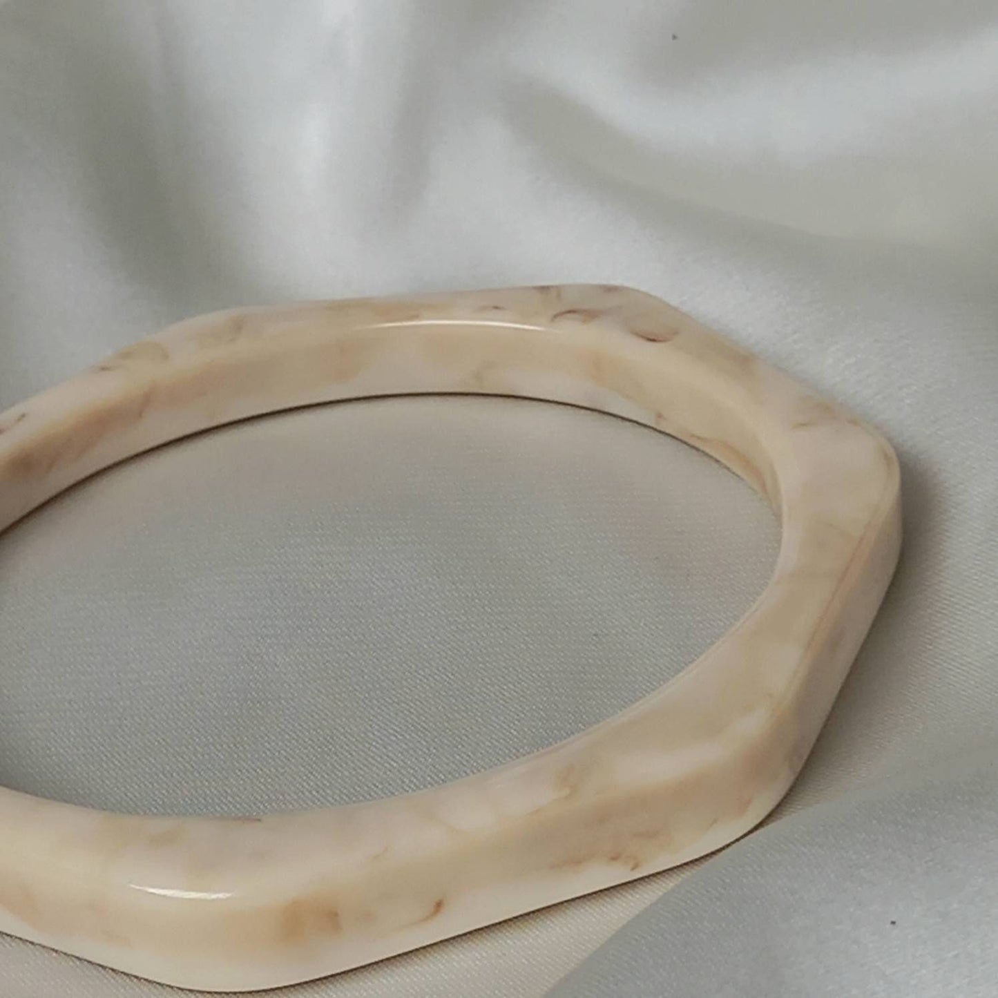 Chunky Resin Cream Bracelet - Chunky Bracelet,Resin Bracelet,White Bracelet,Thick Bracelet,Chunky jewellery,Resin Jewellery,Chunky Bangle