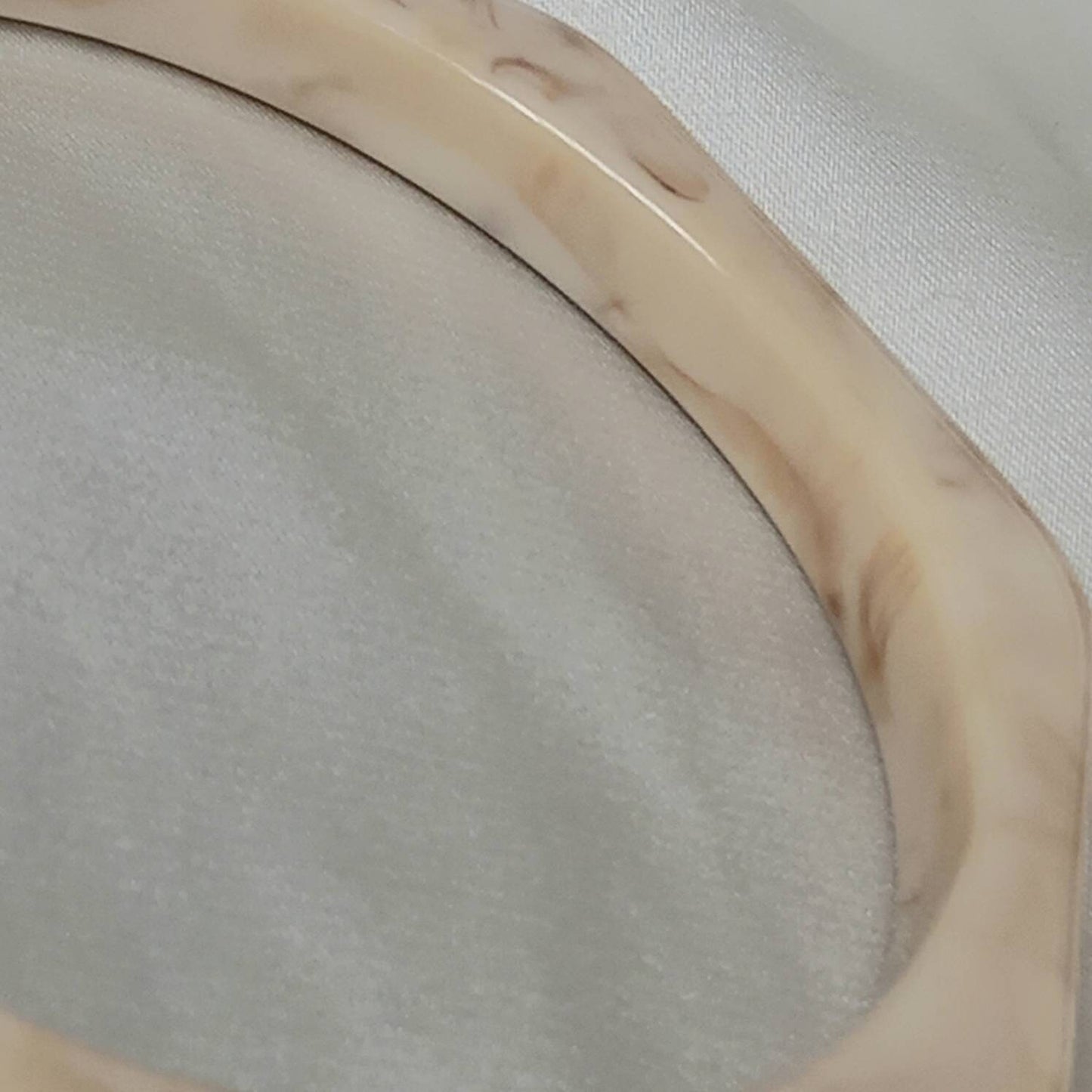 Chunky Resin Cream Bracelet - Chunky Bracelet,Resin Bracelet,White Bracelet,Thick Bracelet,Chunky jewellery,Resin Jewellery,Chunky Bangle