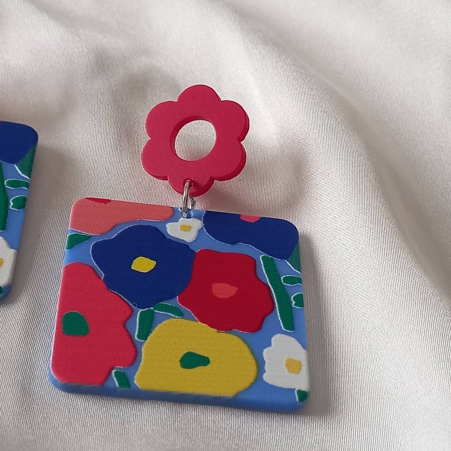 Red & Blue Retro Flower Drop Earrings - 70's Style Earrings, Vintage Style Earrings, Statement Earrings, Retro Earrings, Funky Earrings