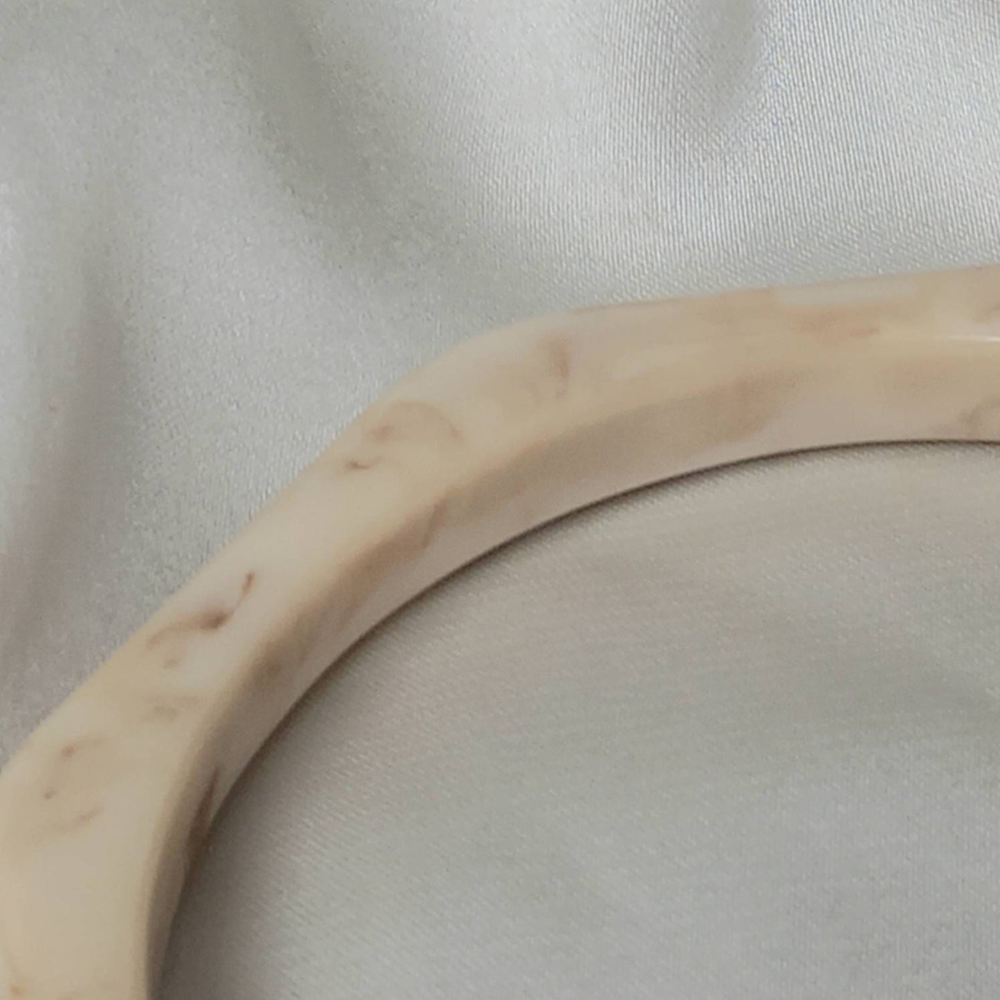 Chunky Resin Cream Bracelet - Chunky Bracelet,Resin Bracelet,White Bracelet,Thick Bracelet,Chunky jewellery,Resin Jewellery,Chunky Bangle