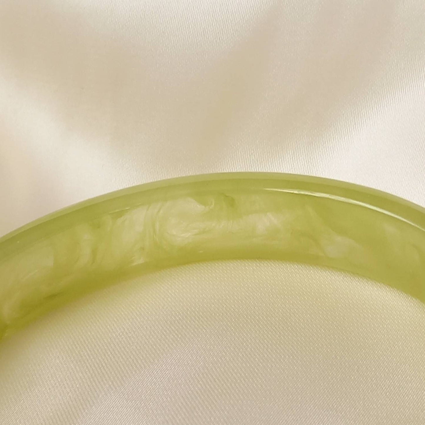 Chunky Green Resin Bracelet - Chunky Bracelet, Resin Bracelet, Lime Green Bracelet, Thick Bracelet, Chunky jewellery, Resin Jewellery