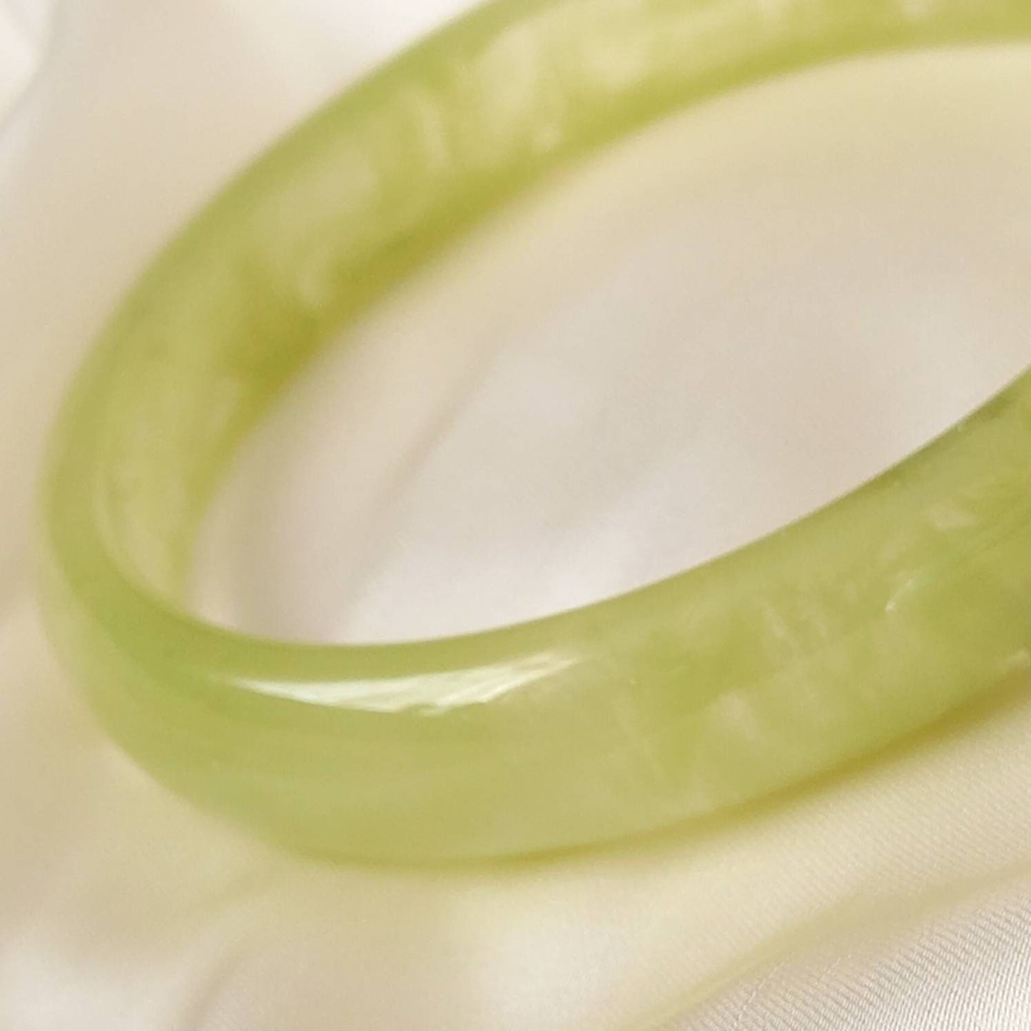 Chunky Green Resin Bracelet - Chunky Bracelet, Resin Bracelet, Lime Green Bracelet, Thick Bracelet, Chunky jewellery, Resin Jewellery