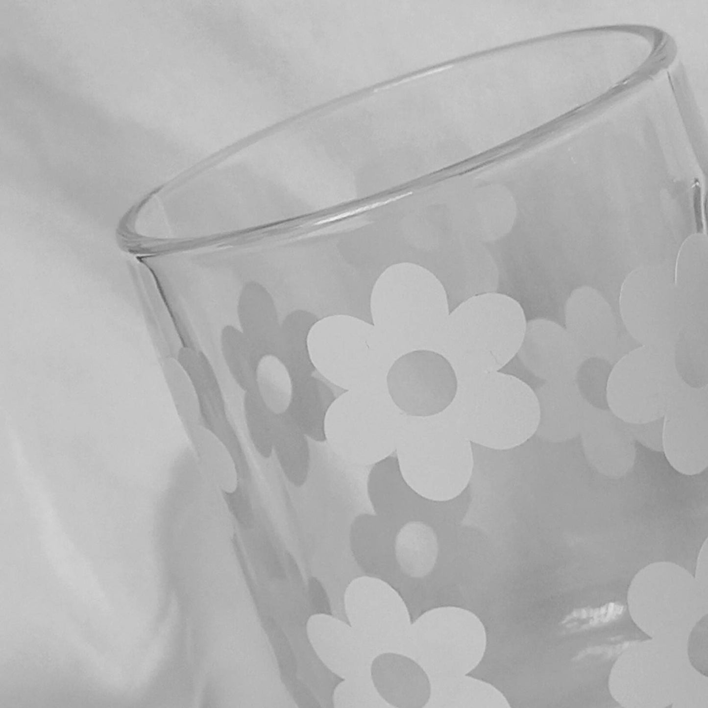 White Retro Flower Glass Mug - Flower Mug, Floral Mug, 70's Mug, 70's Style Design, Vintage Style Mug, Retro Mug, Funky Mug, Clear Mug