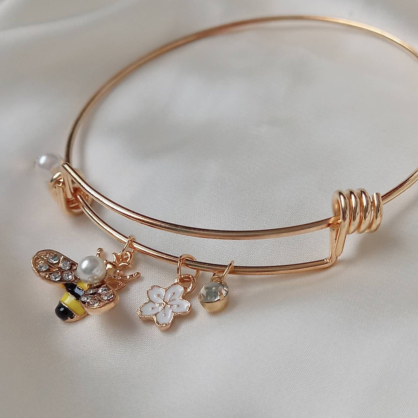 Gold Pearl Bee Bracelet - Pearl Jewellery, Accessories, Bee Bracelet, Bead Bracelet, Classy Bracelet, Cute Bracelet, Bee Jewelley,Bumble Bee