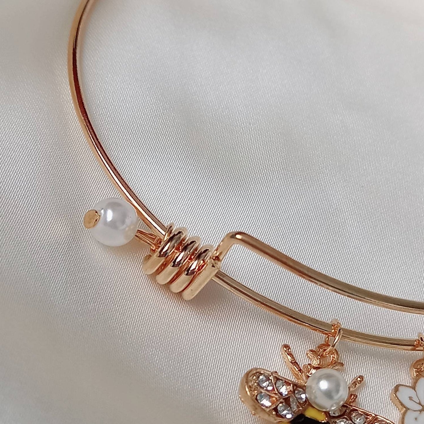 Gold Pearl Bee Bracelet - Pearl Jewellery, Accessories, Bee Bracelet, Bead Bracelet, Classy Bracelet, Cute Bracelet, Bee Jewelley,Bumble Bee