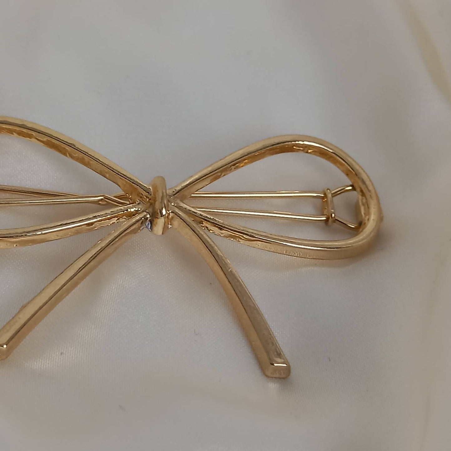 Gold Bow Hair Pin - Gold Hair Pin, Pretty Hair Pin, Jewellery, Simple Hair Accessories,Minimalistic Hair Accessorie,Gold Hair Pins In The UK