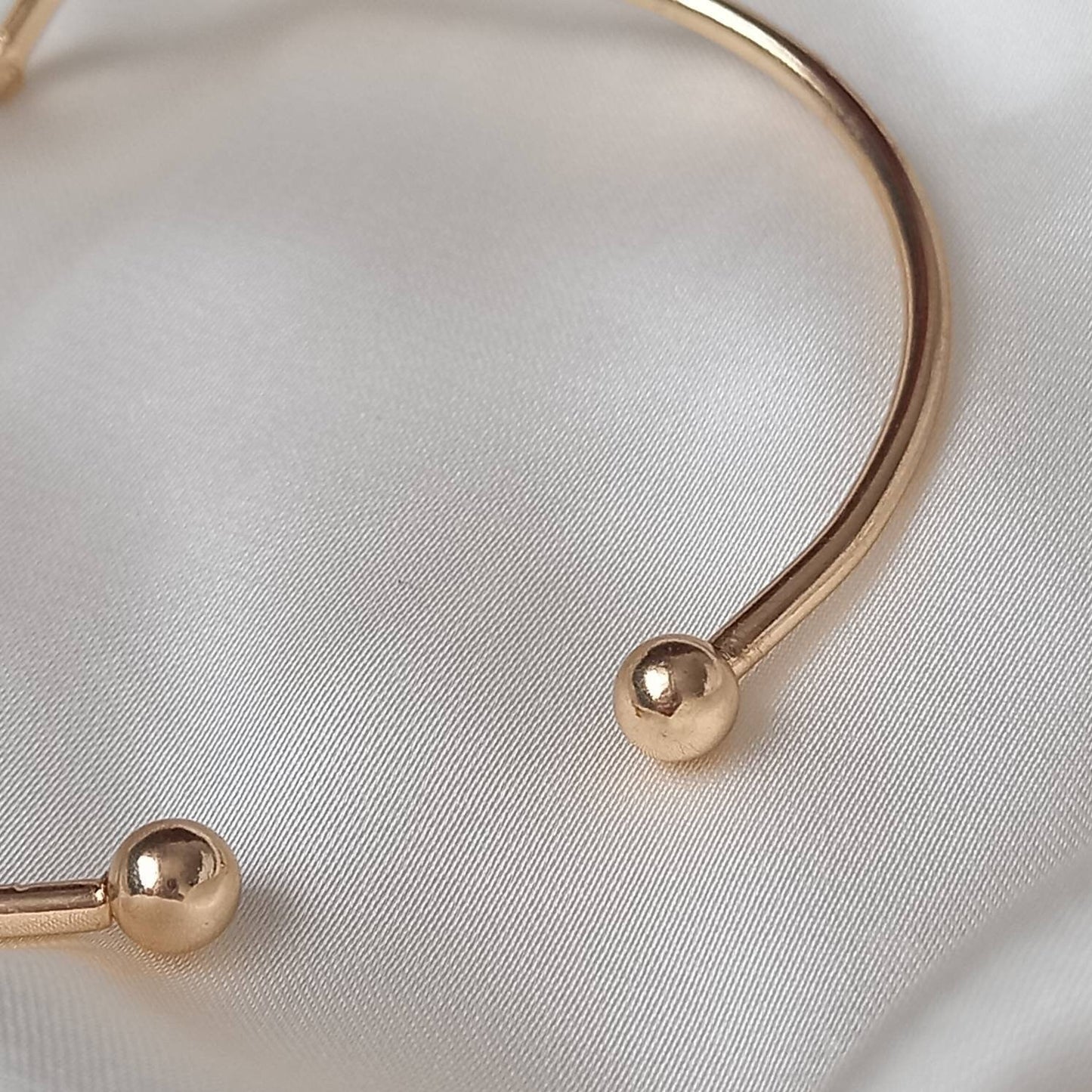Gold Heart Knot Bangle Bracelet - Gold Jewellery, Accessories, Gold Bangle, Bangle Jewellery, Minimal Bangle Bracelet, Gift For Her, Modern