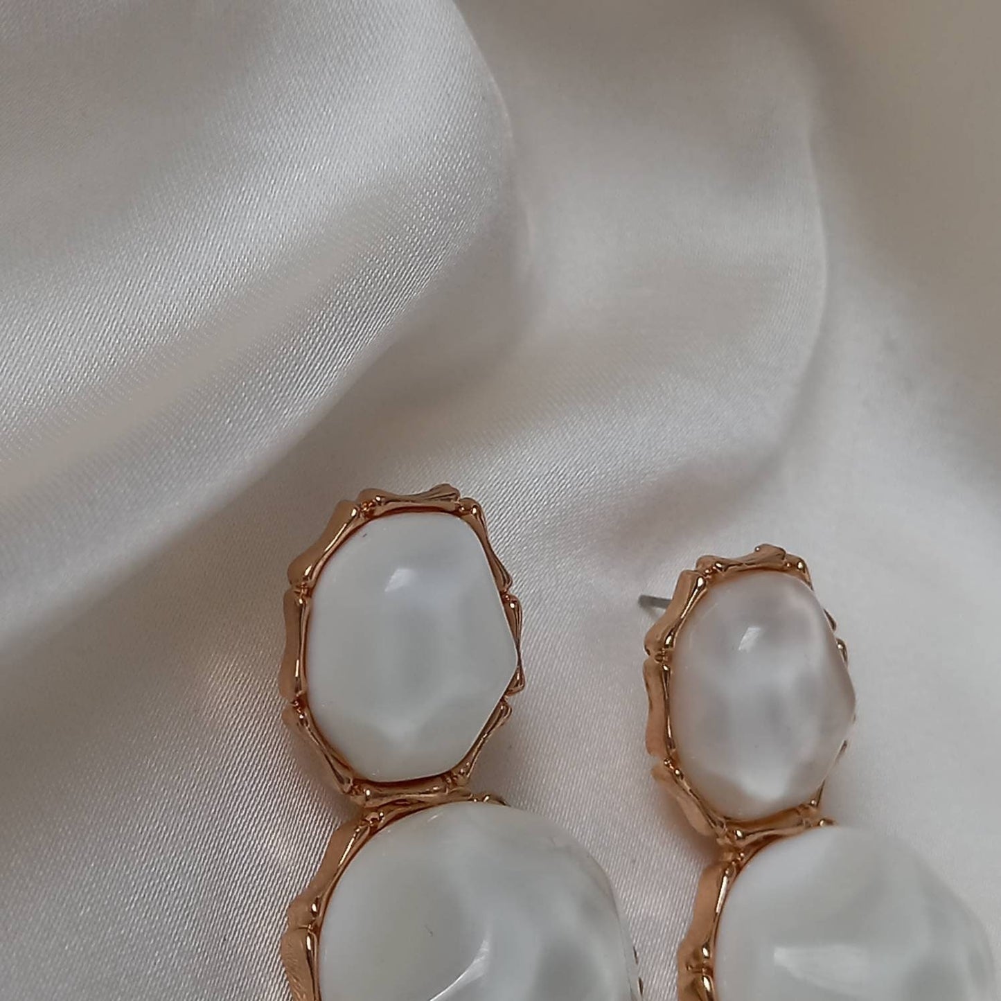 White & Gold Oval Resin Drop Earrings - White Earrings,White Jewellery,Gold Earrings,Resin Earrings,Chunky Earrings,White Oval Earrings