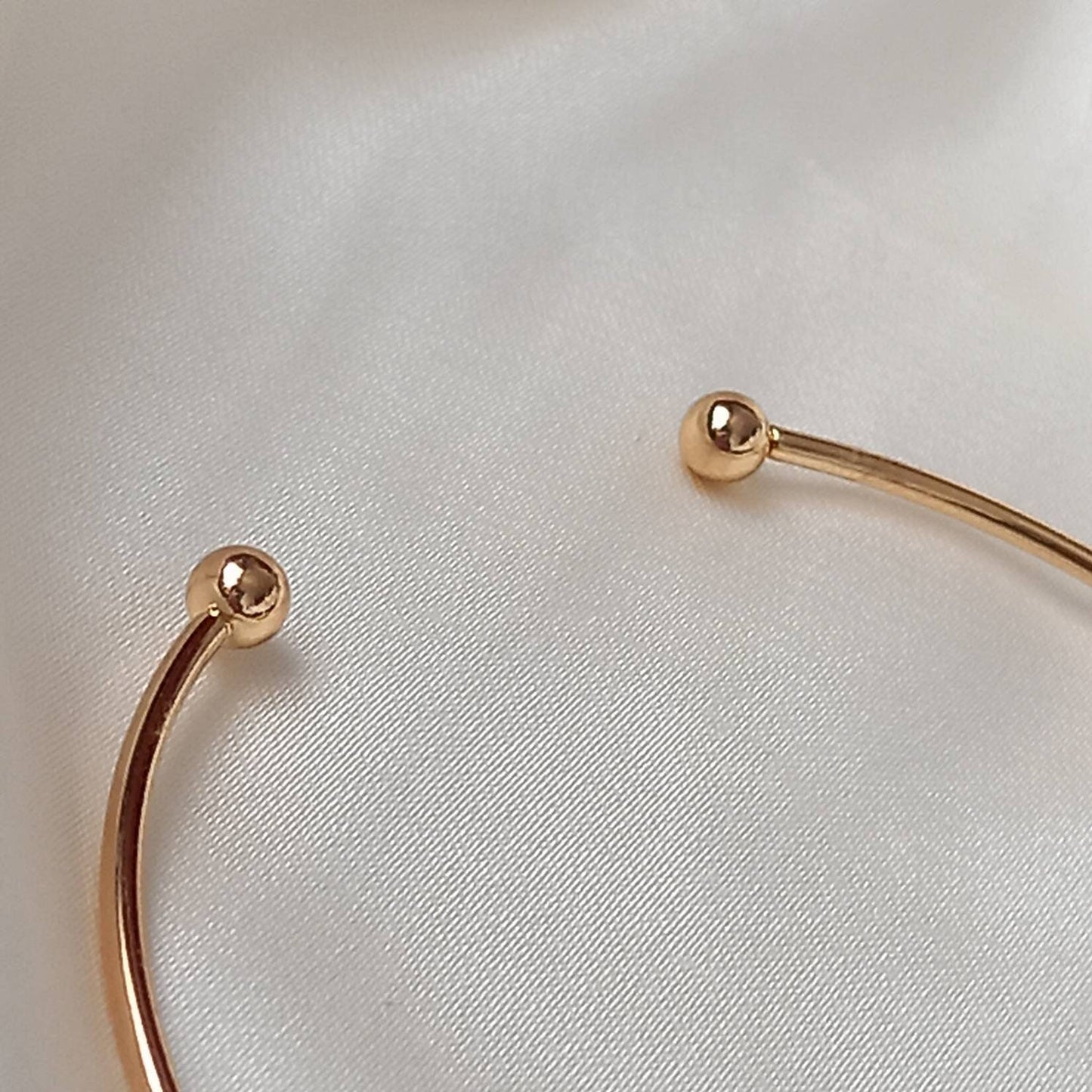 Gold Feather Bangle Bracelet - Gold Jewellery,Gold Bangle,Bangle Jewellery,Minimal Bangle Bracelet,Gift For Her,Gold Bangles In The UK