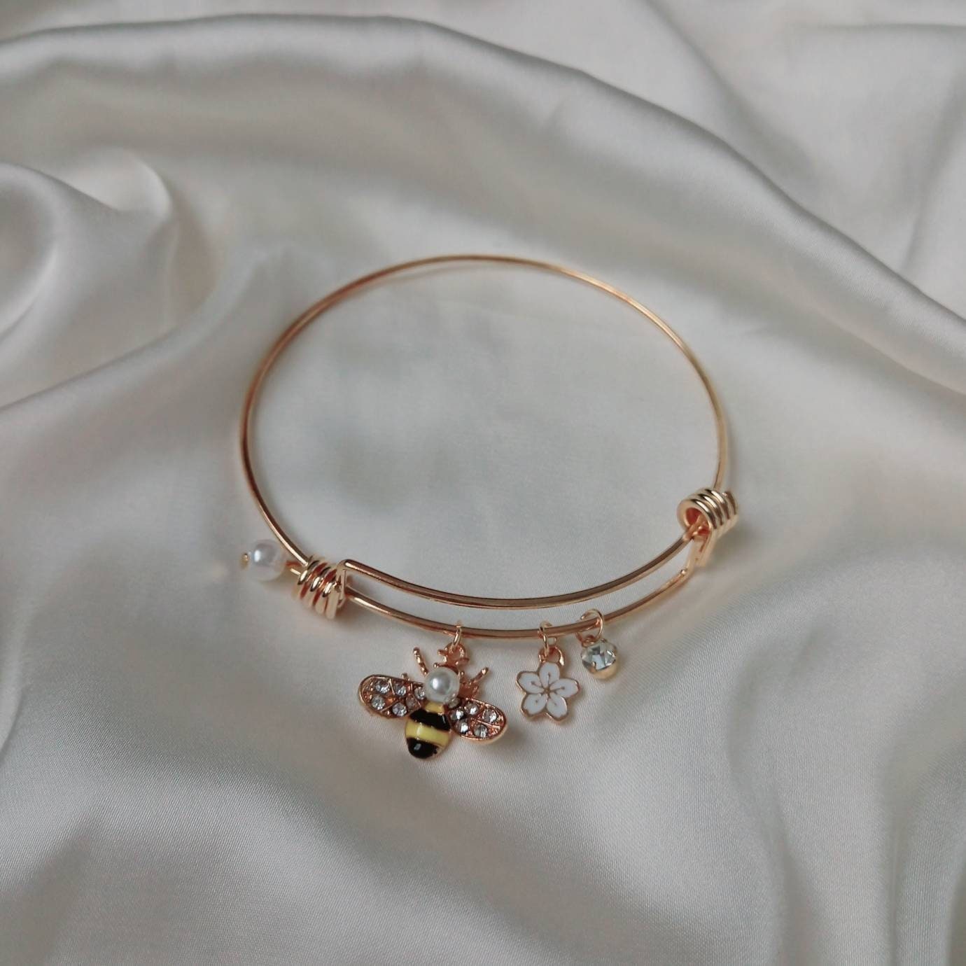 Gold Pearl Bee Bracelet - Pearl Jewellery, Accessories, Bee Bracelet, Bead Bracelet, Classy Bracelet, Cute Bracelet, Bee Jewelley,Bumble Bee