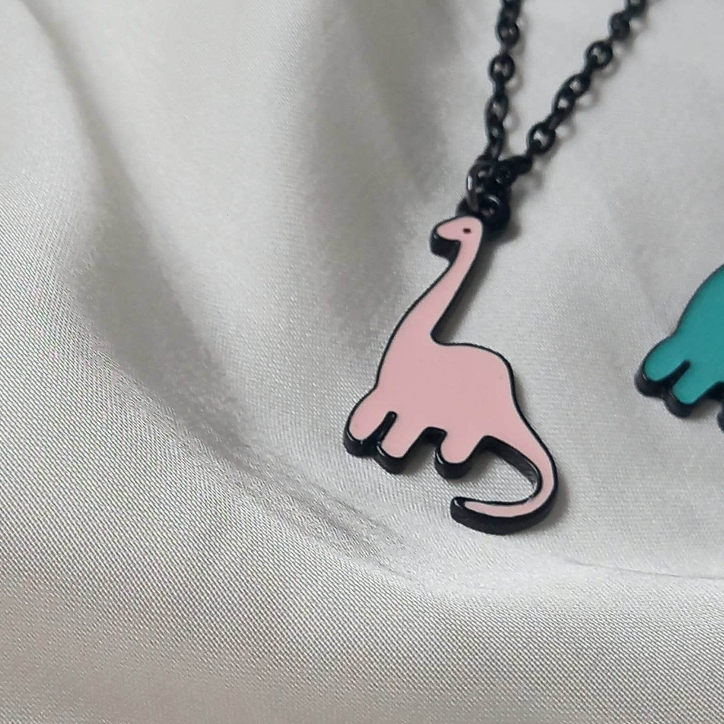 2 Piece Dinosaur Friendship Necklace Set - Bestie Necklace,Matching Necklaces,2 Best Friends Necklace,Novelty Friendship Necklace Set,Gift