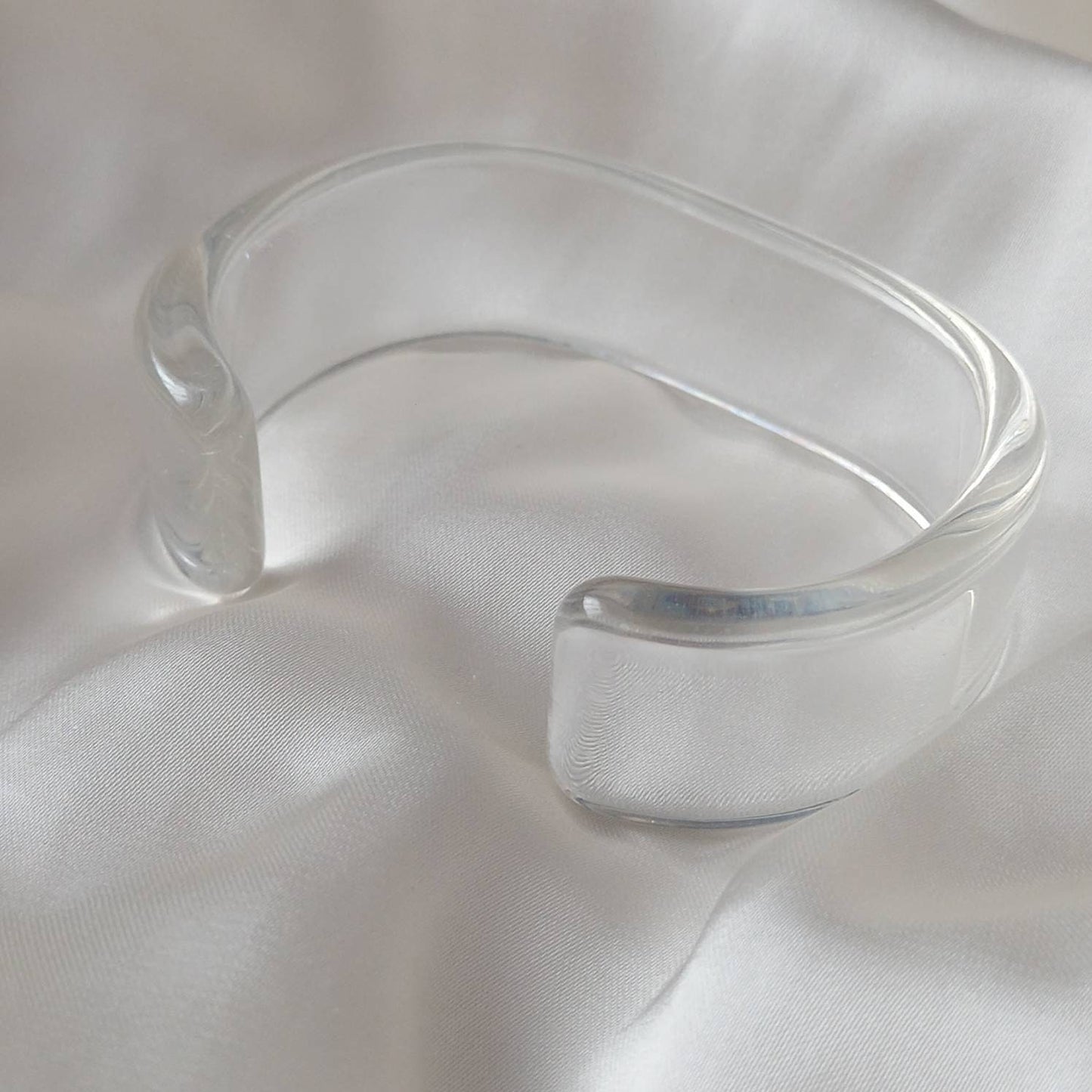 Chunky Clear Resin Bracelet - Chunky Bracelet, Resin Bracelet, Clear Bracelet, Chunky jewellery, Clear Resin Jewellery