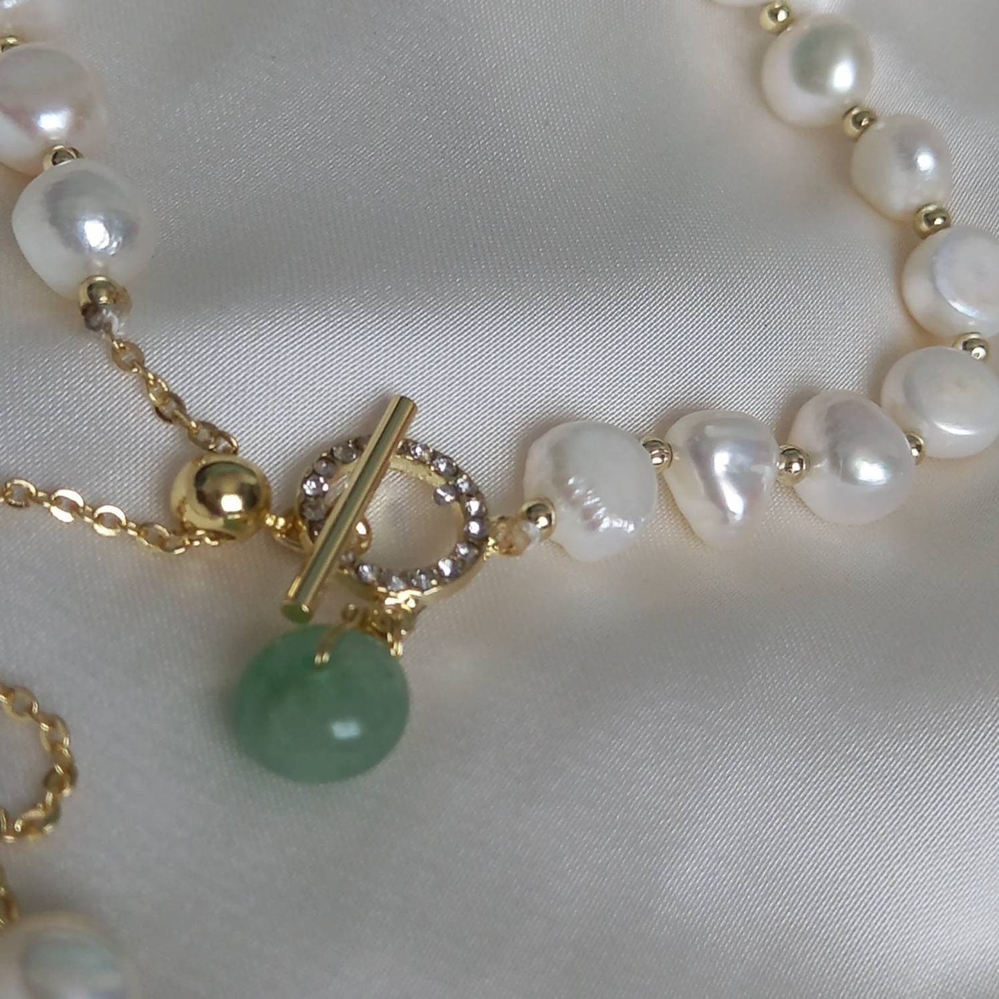 Faux Pearl Bracelet - Pearl Jewellery,Bead Bracelet,Gold Bracelets In The UK,Green Bead Bracelet,Beaded Bracelet, Bead Jewellery In The UK