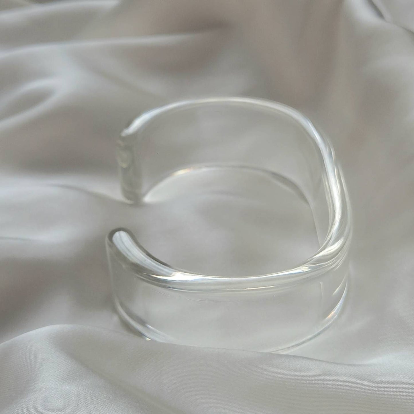 Chunky Clear Resin Bracelet - Chunky Bracelet, Resin Bracelet, Clear Bracelet, Chunky jewellery, Clear Resin Jewellery
