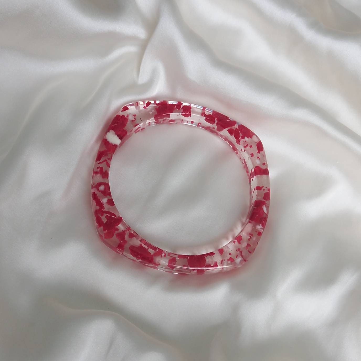 Chunky Red Clear Resin Bracelet - Chunky Bracelet, Resin Bracelet, Clear Bracelet, Chunky jewellery, Clear Resin Jewellery, Chunky Bangle