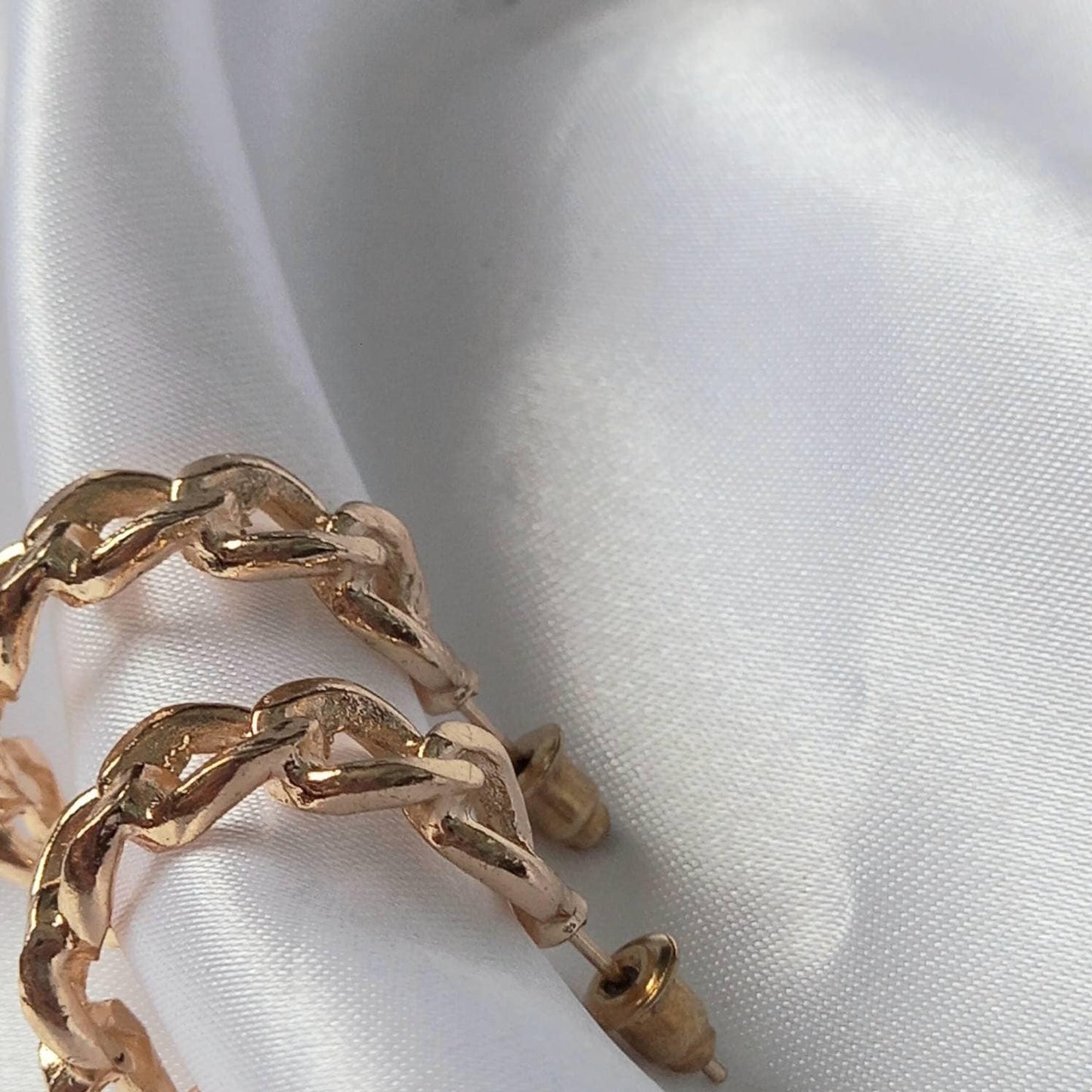 Gold Hoop Chain Earrings - Gold Earrings,Gold Hoop Earrings In The UK,Gold Jewellery In The UK,Small Hoop Earrings,Small Hoops In The UK