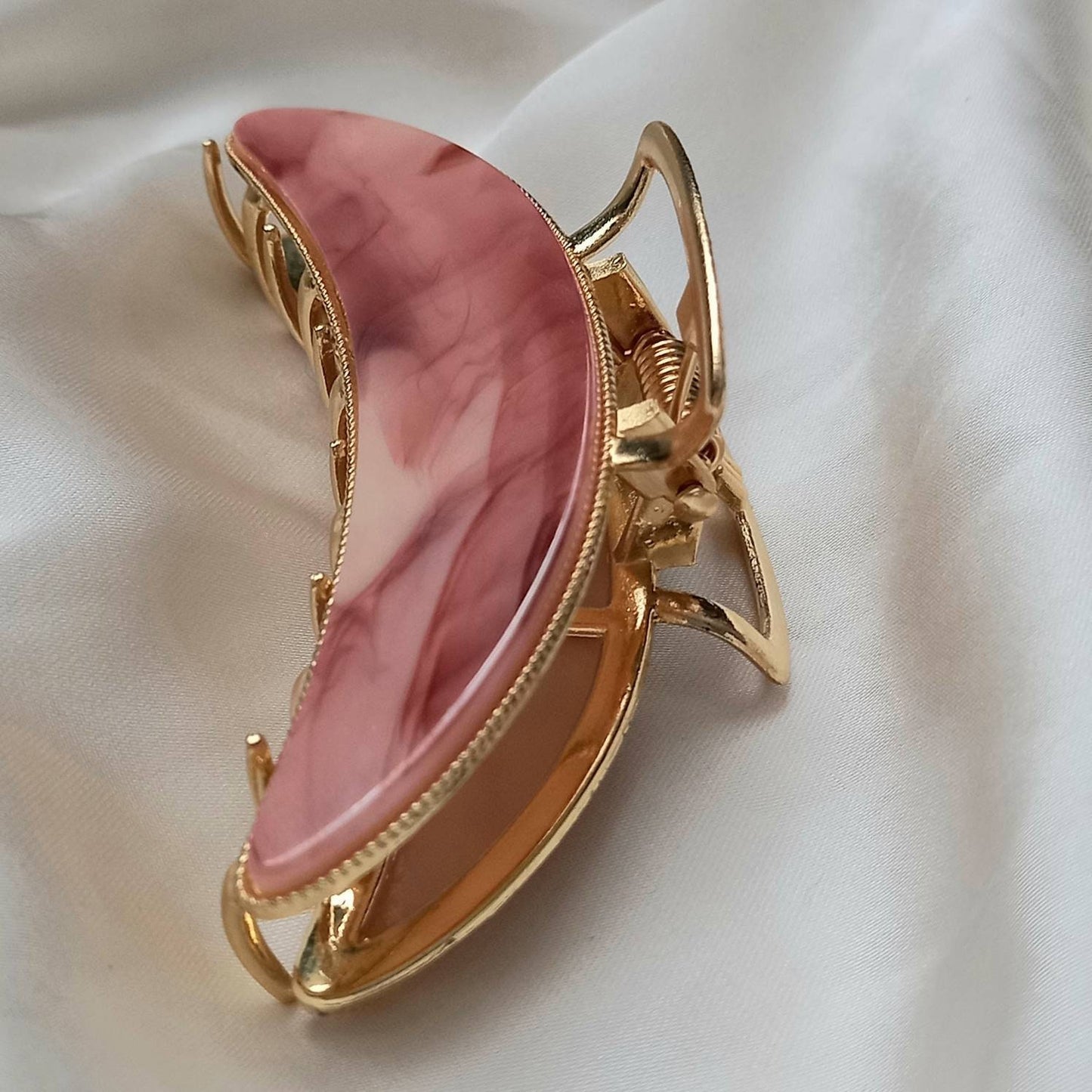 Small Red Hair Claw- Red Hair Clip,Red Hair Accessories,Red Hair Claw In The UK,Curved Hair Clips,Funky Hair Clip,Red Hair Clips In The UK