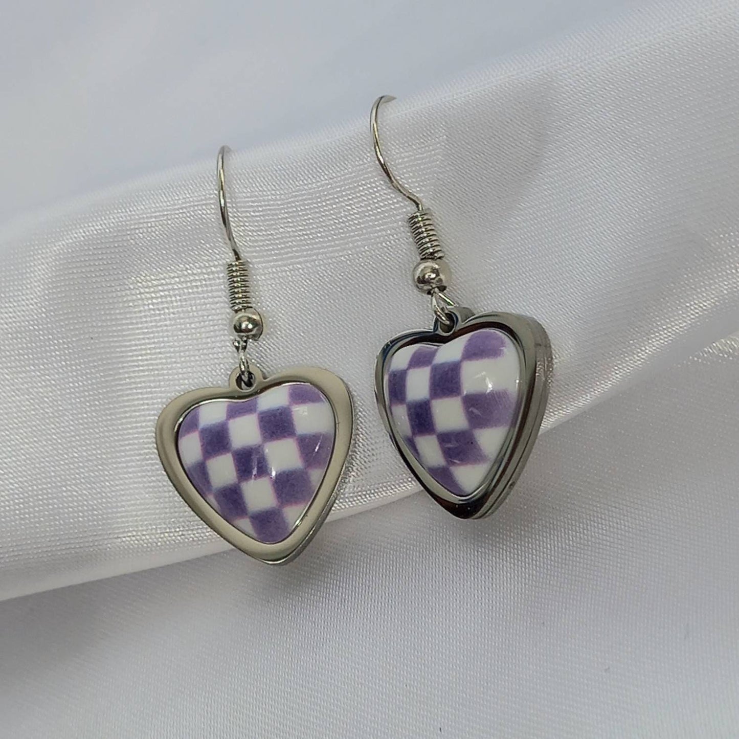 Purple & White Retro Heart Drop Earrings - Purple Heart Earrings In The UK,70's Style Earrings,Silver Earrings,Pink Checkered Jewellery