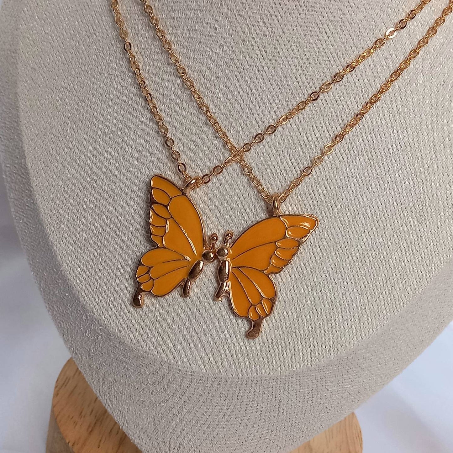 2 Piece Butterfly Friendship Necklace Set - Bestie Necklace,Matching Necklaces,2 Best Friends Necklace,Novelty Friendship Necklace Set,Gift