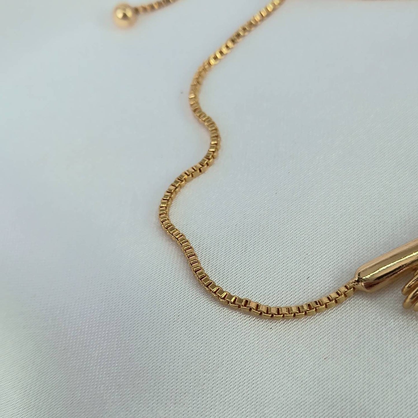 Gold Plated Hands Bracelet - Gold Hug Bracelet,Gold Bracelets In The UK,Gifts For Her,Hugging Hand Bracelet,Minimalist Bracelet,Friendship