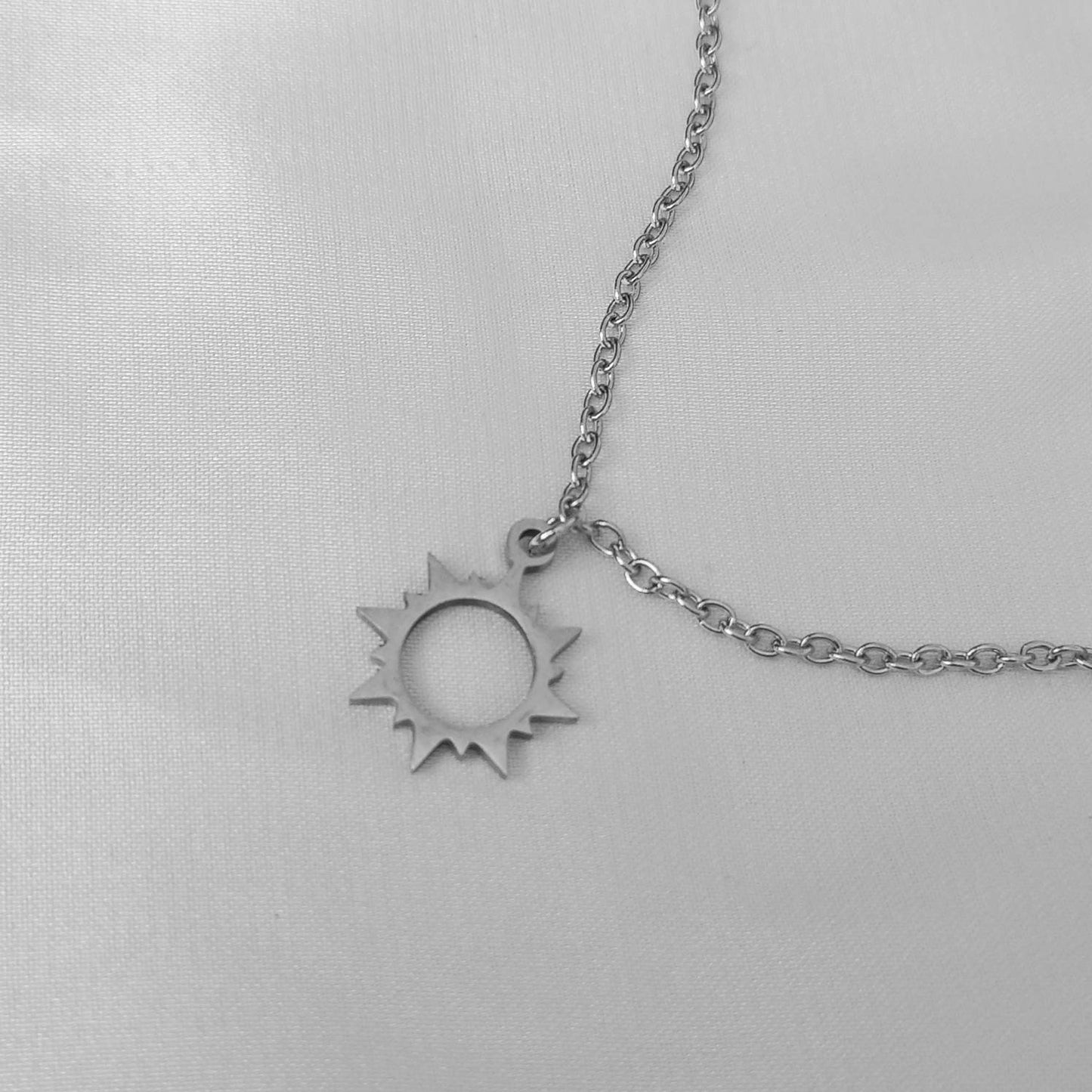 2 Piece Magnetic Sun & Moon Friendship Necklace Set - Bestie Necklace,Matching Necklaces,Best Friends Necklace,Novelty Necklace Set,Gift Set