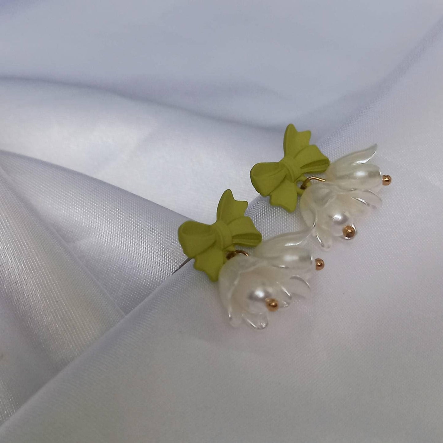 Flower Stud Earrings - Flower Earrings,Flower Jewlellery,Green Earrings,Bow Earrings,White Stud Earrings In The UK,Jewellery In The UK