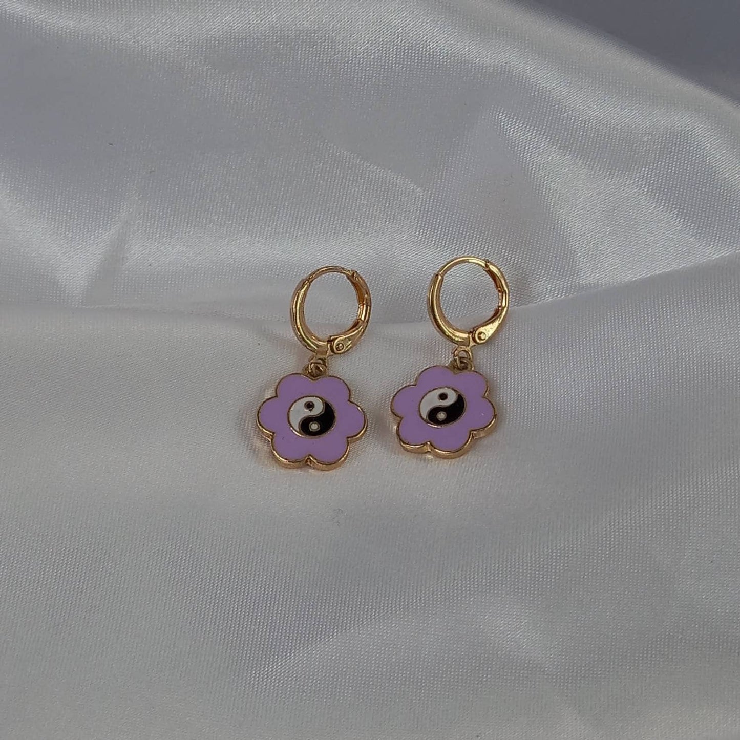 Purple Flower Drop Earrings - Purple Flower Earrings In The UK,Purple Flower Jewlellery In The UK,Retro Earrings,70's Earrings,Yin And Yang