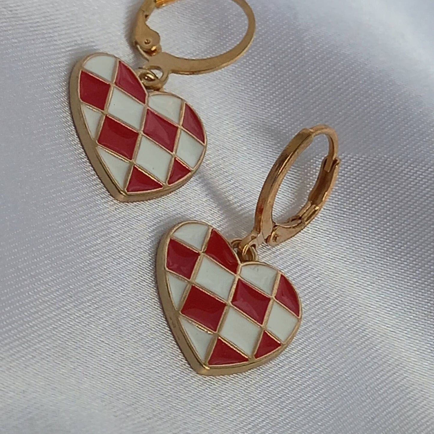 Red & White Retro Heart Drop Earrings - Red Heart Earrings In The UK,70's Style Earrings,Vintage Style,Red Checkered Jewellery,Gold
