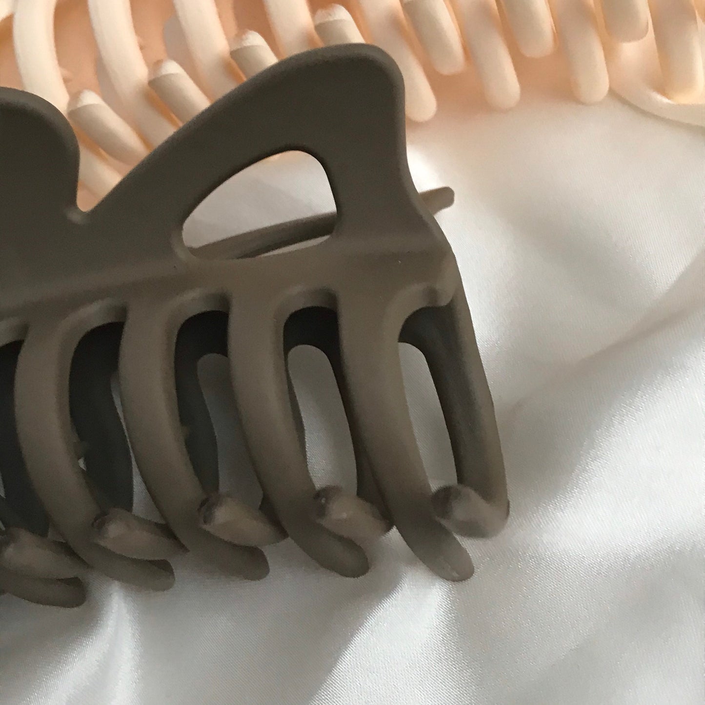 2 Hair Clamps - Hair Clip, Neutral Hair Accessories, Peach Hair Claw, Brown Hair Claw, Fashion Acessories, Minimalistic Hair Clips, Neutral