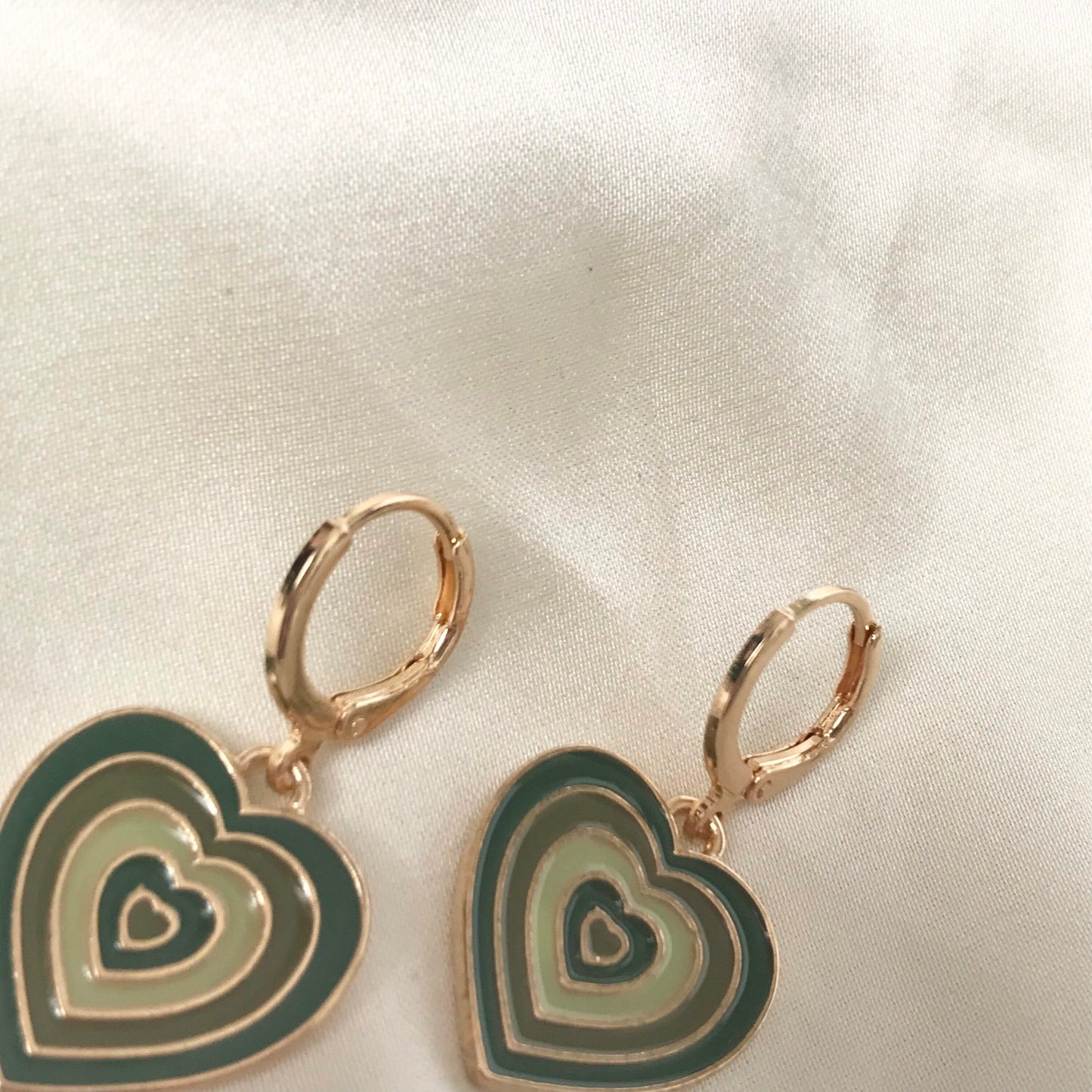 Green & Gold Retro Heart Drop Earrings -  70's Style Earrings, Vintage Style, Hanging Jewellery,Accessories,Green Jewellery,Gold Earrings