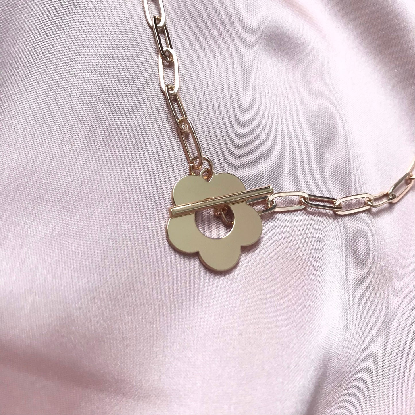 Gold Chain Daisy Necklace - Gold Jewellery, Accessories, Flower Necklace, Chain Necklace, Classy Necklace, Cute Necklace, Daisy Jewelley
