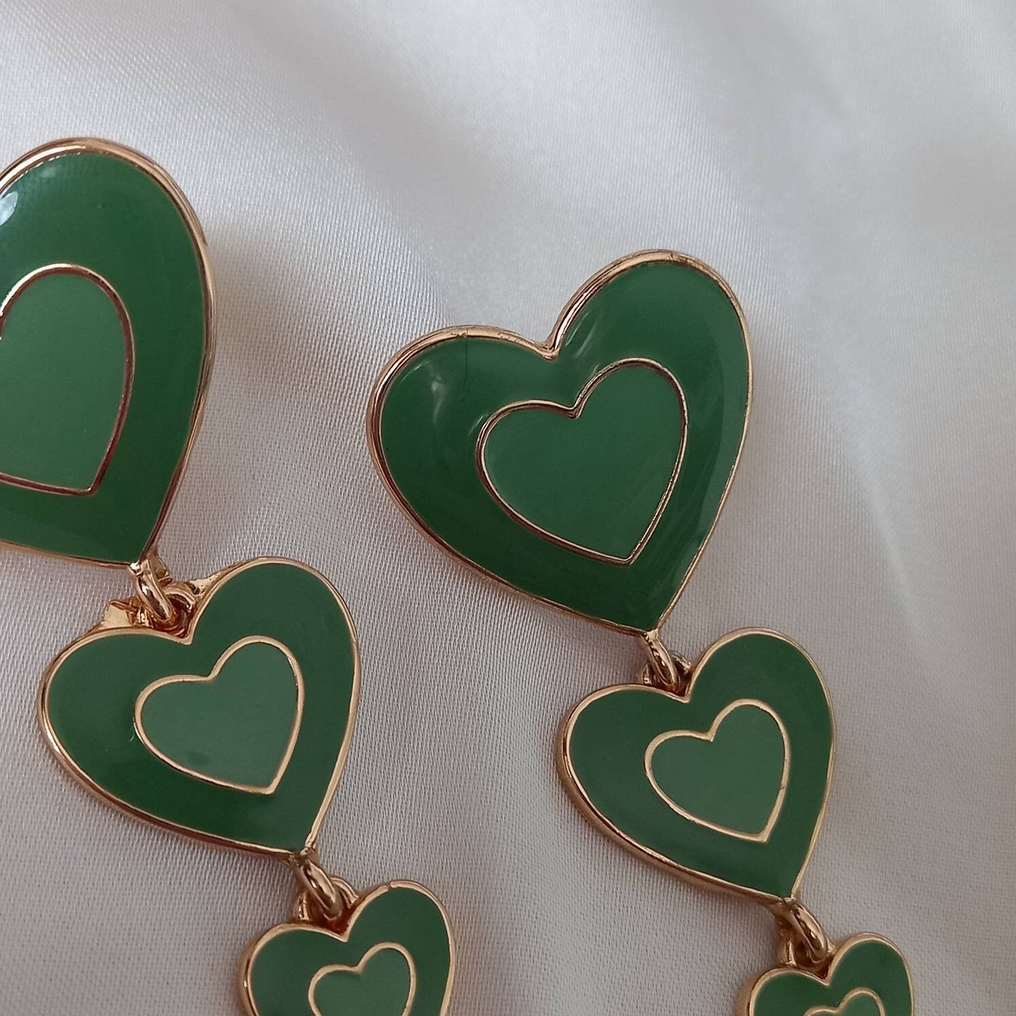 Green & Gold Retro Heart Drop Earrings -  70's Style Earrings, Vintage Style, Hanging Jewellery,Accessories,Green Jewellery,Gold Earrings
