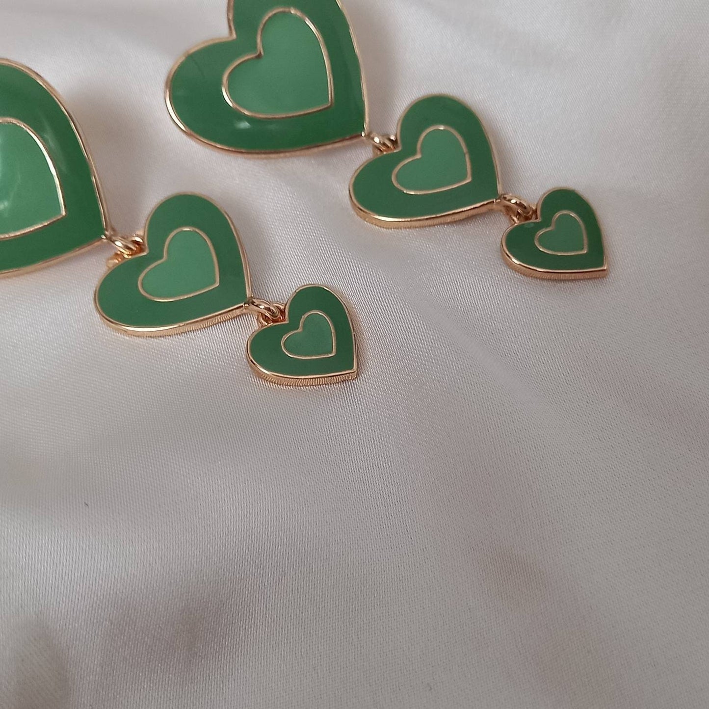 Green & Gold Retro Heart Drop Earrings -  70's Style Earrings, Vintage Style, Hanging Jewellery,Accessories,Green Jewellery,Gold Earrings