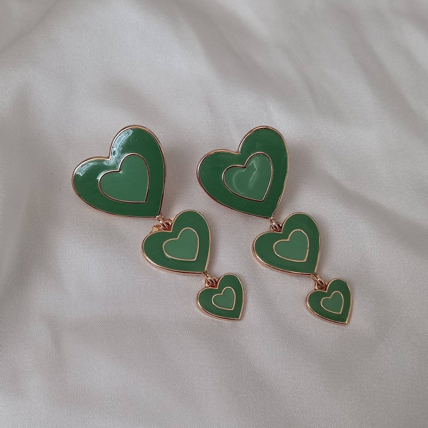 Green & Gold Retro Heart Drop Earrings -  70's Style Earrings, Vintage Style, Hanging Jewellery,Accessories,Green Jewellery,Gold Earrings