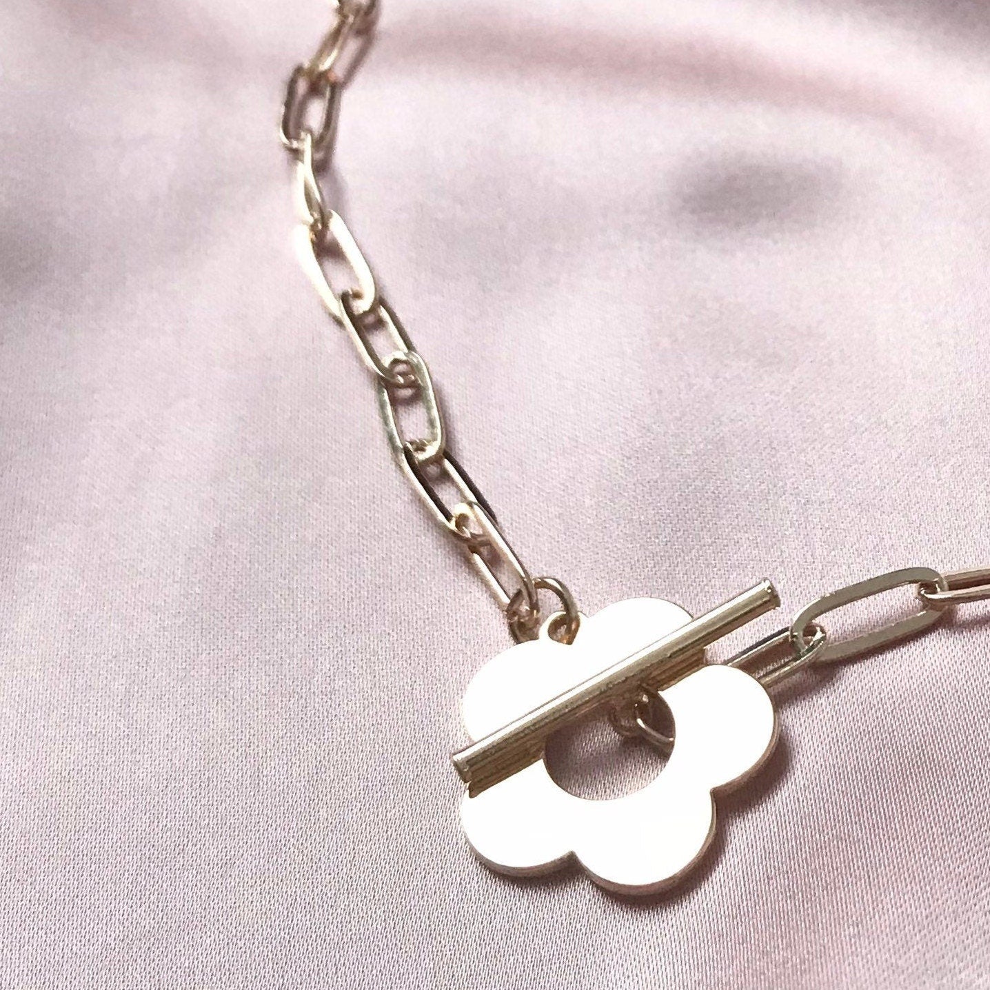 Gold Chain Daisy Necklace - Gold Jewellery, Accessories, Flower Necklace, Chain Necklace, Classy Necklace, Cute Necklace, Daisy Jewelley