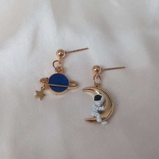 Astronaut Moon and Planet Stud Earrings -Cute Earrings, Space Earrings, Space Jewellery, Unique Earrings,Space Lover Gift,Unique Accessories