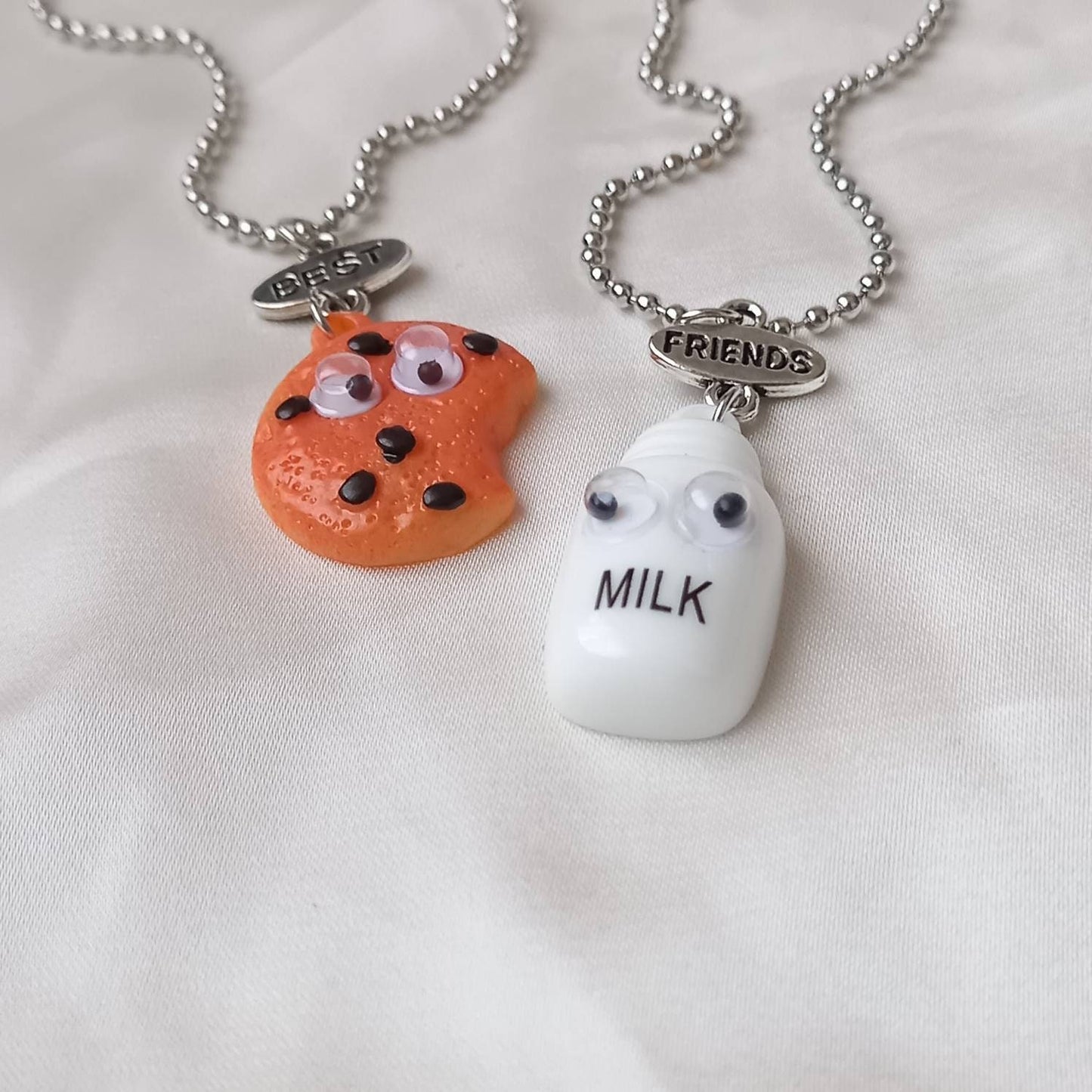 2 Piece Friendship Necklace Set - Bestie Necklace, Matching Necklaces, 2 Best Friends Necklace, Novelty Friendship Necklace Set, Funny Gift