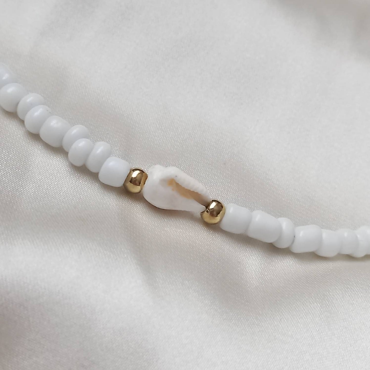 Faux Pearl & Shell Choker Necklace