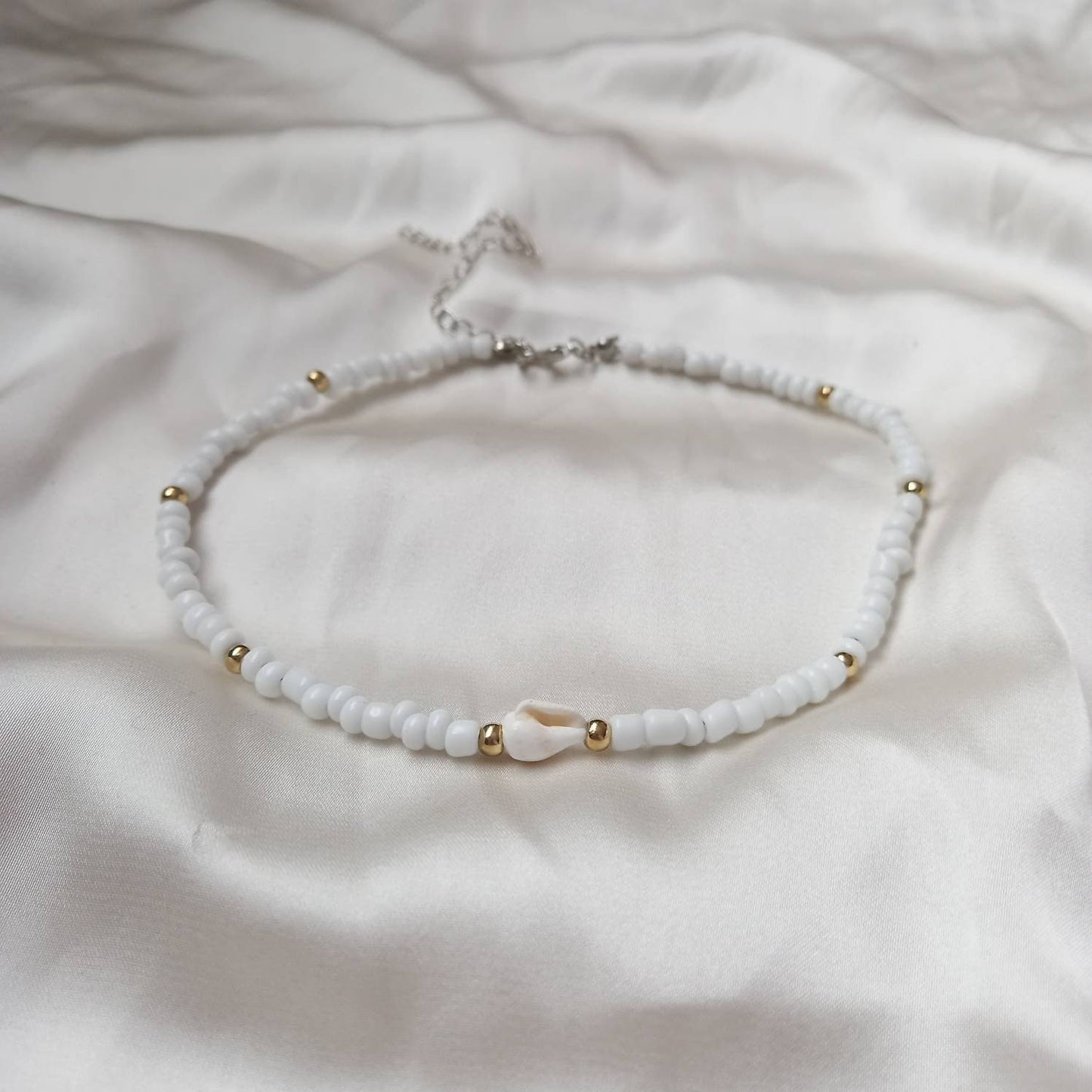 Faux Pearl & Shell Choker Necklace