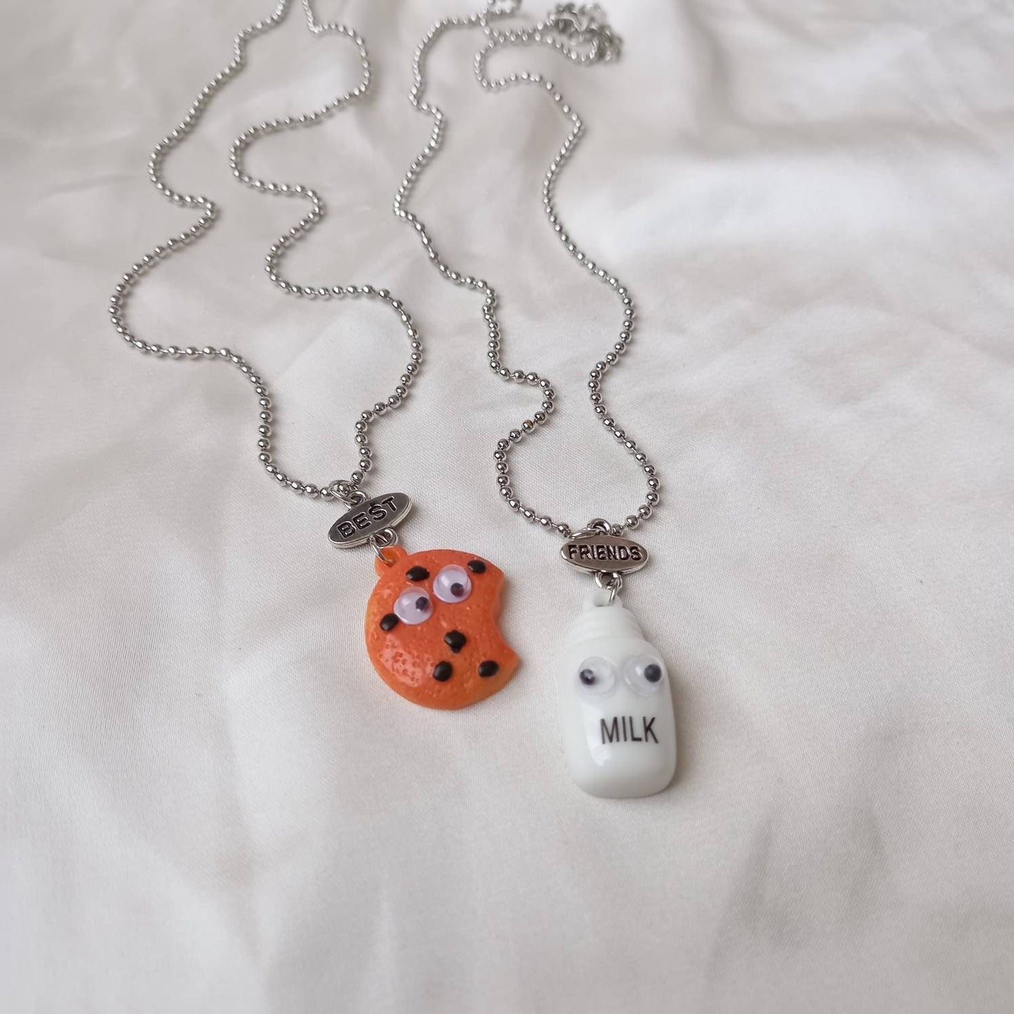 2 Piece Friendship Necklace Set - Bestie Necklace, Matching Necklaces, 2 Best Friends Necklace, Novelty Friendship Necklace Set, Funny Gift