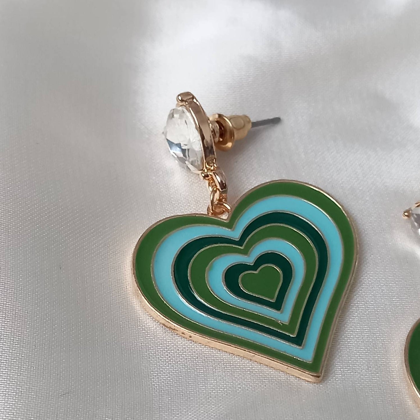 Green & Gold Retro Heart Drop Earrings -  70's Style Earrings, Vintage Style, Hanging Jewellery,Accessories,Green Jewellery,Gold Earrings
