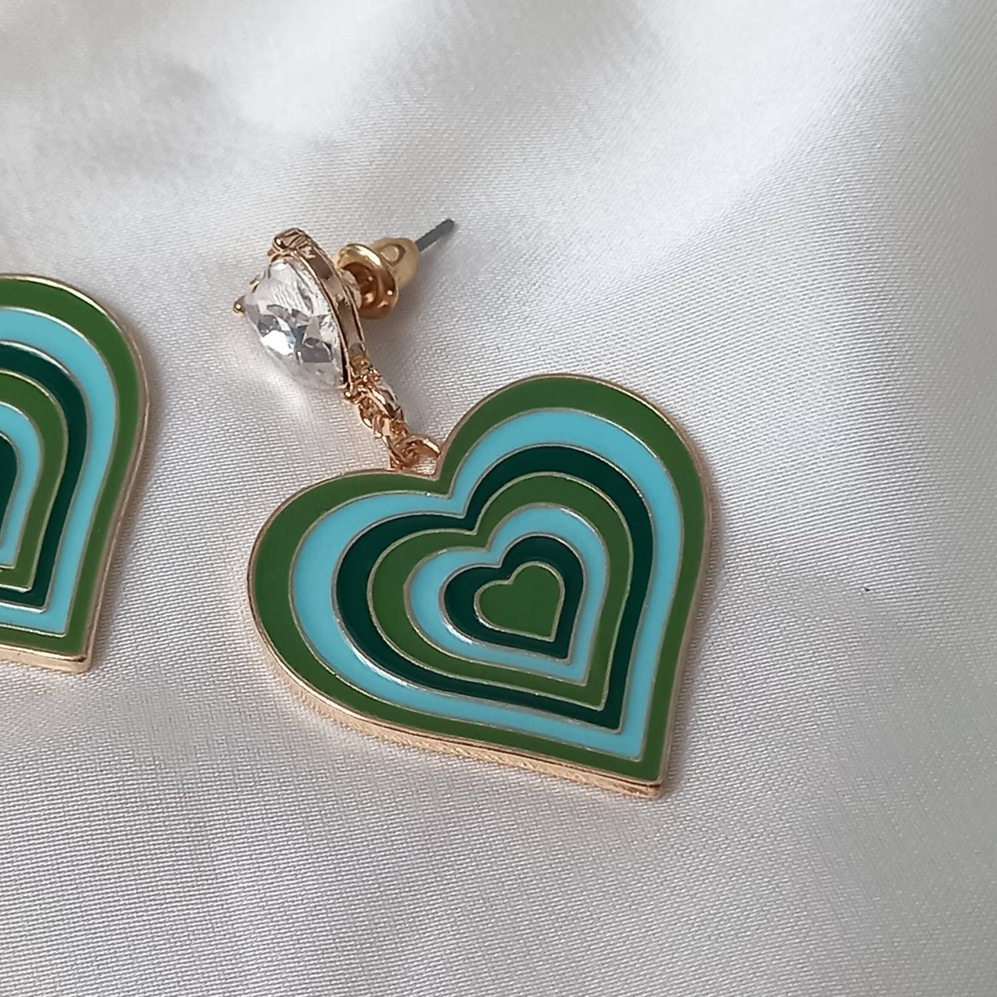 Green & Gold Retro Heart Drop Earrings -  70's Style Earrings, Vintage Style, Hanging Jewellery,Accessories,Green Jewellery,Gold Earrings