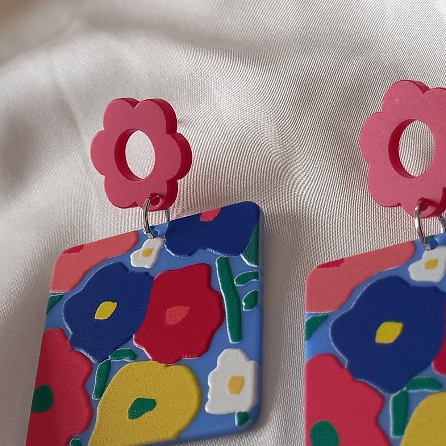 Red & Blue Retro Flower Drop Earrings -  70's Style Earrings, Vintage Style Earrings, Statement Earrings, Retro Earrings, Funky Earrings